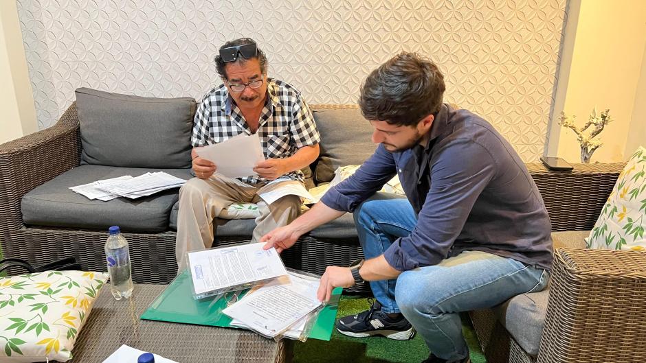 El empresario Segundo Valle junto al periodista de El Debate Alejandro Entrambasaguas durante la entrevista