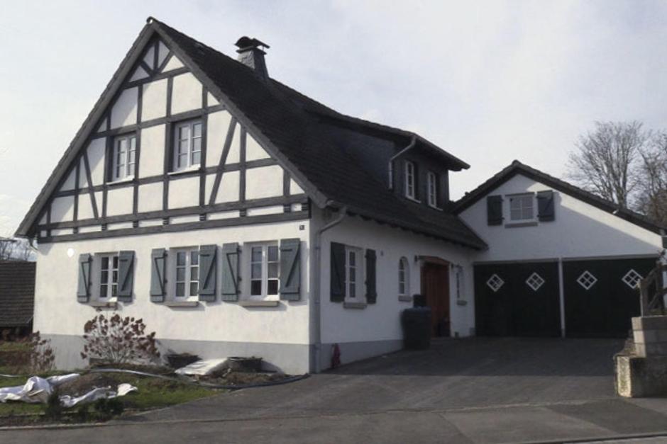 NIEDEREIMER (ALEMANIA), 22/02/2025.- El distrito de Niedereimer, en la ciudad de Arnsberg, es una población de la región oriental de Sauerland con aire de aldea donde reside el aspirante conservador a canciller, Friedrich Merz. Sus habitantes viven con expectación y cierto orgullo las horas previas a las elecciones generales por el éxito que vaticinan los sondeos a su vecino y político más famoso. EFE/ Salvador Martínez Mas