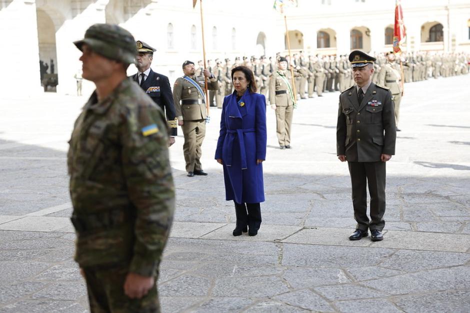 La ministra de Defensa, Margarita Robles, en el homenaje a los caídos en la Academia de Infantería de Toledo