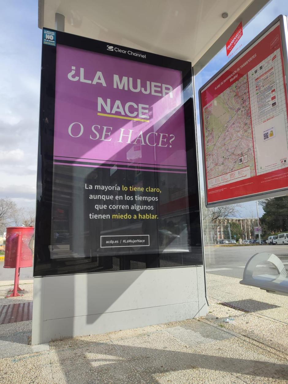 La nueva campaña de la ACdP contrapone una afirmación de la histórica feminista Simone de Beauvoir