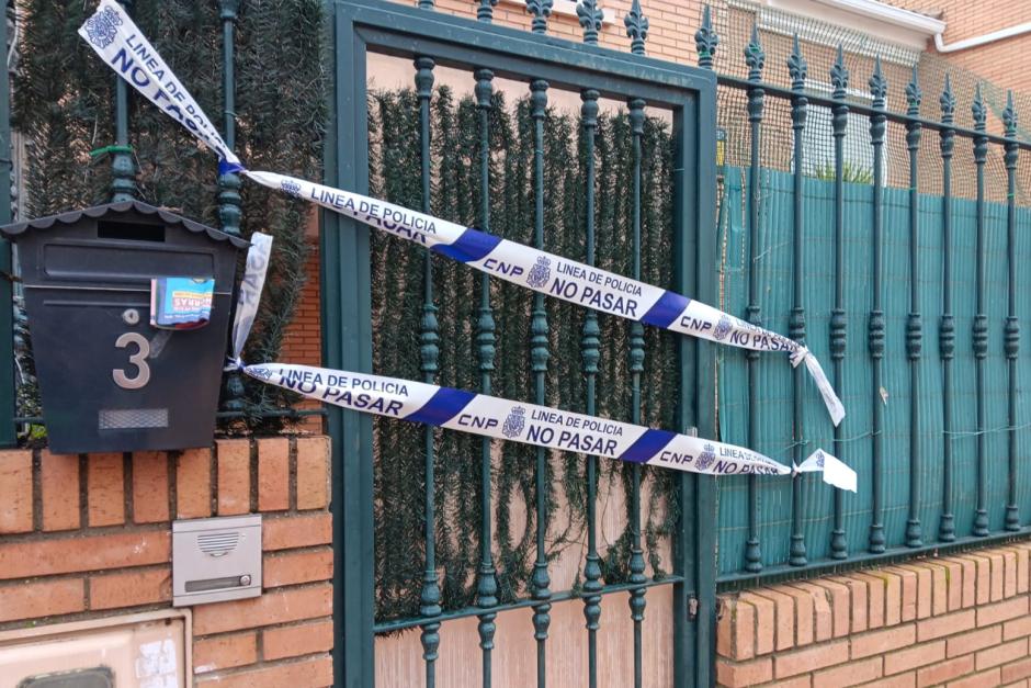 Piso tutelado de menores precintado por la Policía en Badajoz