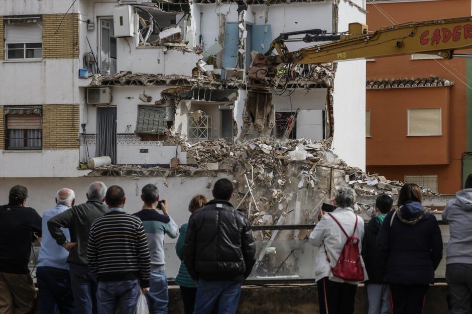 Demolición de viviendas afectadas por la Dana en Chiva
