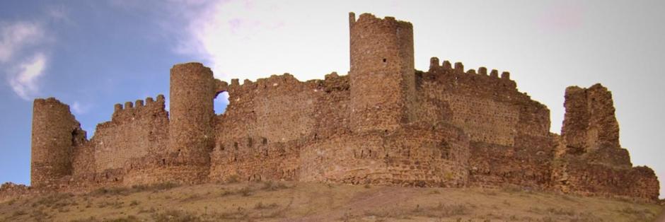 Así estaba el Castillo de Almonacid y su torre antes del derrumbe