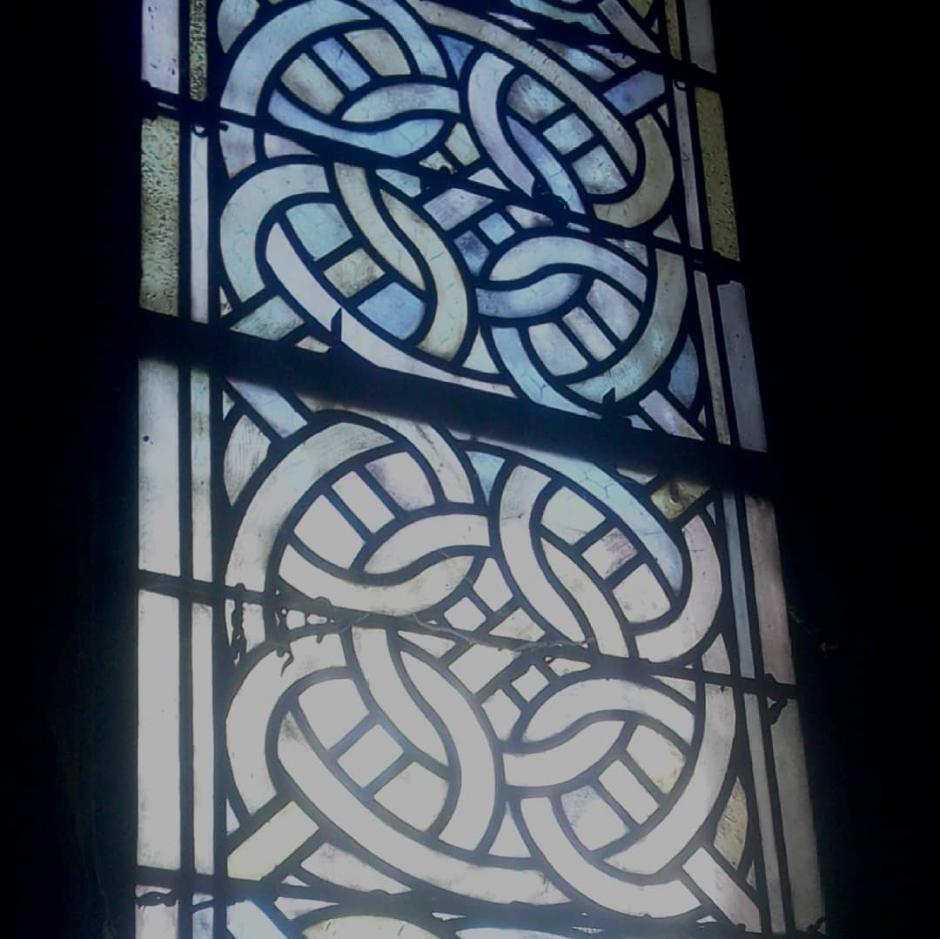¿Son estas vidrieras el origen del conocido logotipo de Chanel?