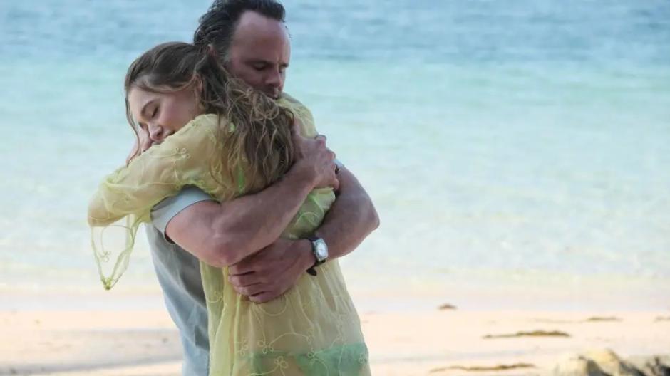 walton-goggins-y-aimee-lou-wood-en-the-white-lotus