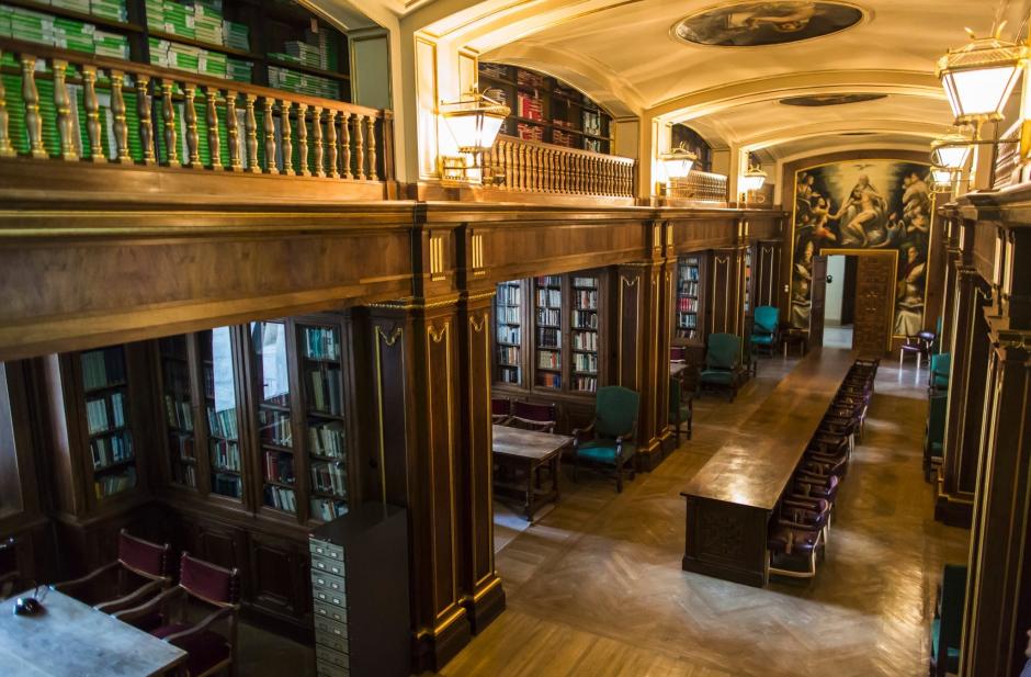 La espléndida –y desconocida– biblioteca del Centro de Estudios Sociales, que alberga más de 20.000 volúmenes