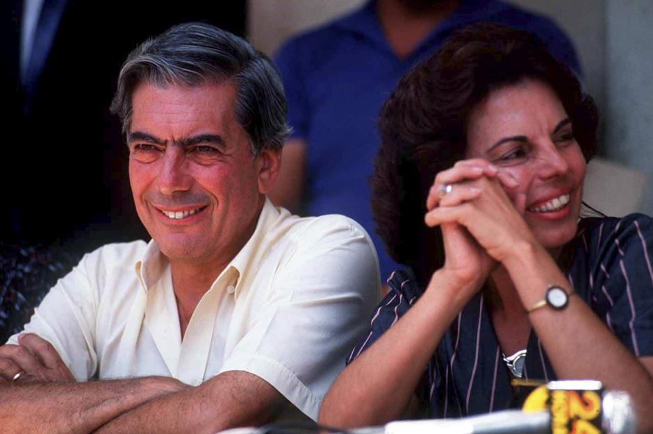 Vargas Llosa y su mujer, en una imagen de archivo
