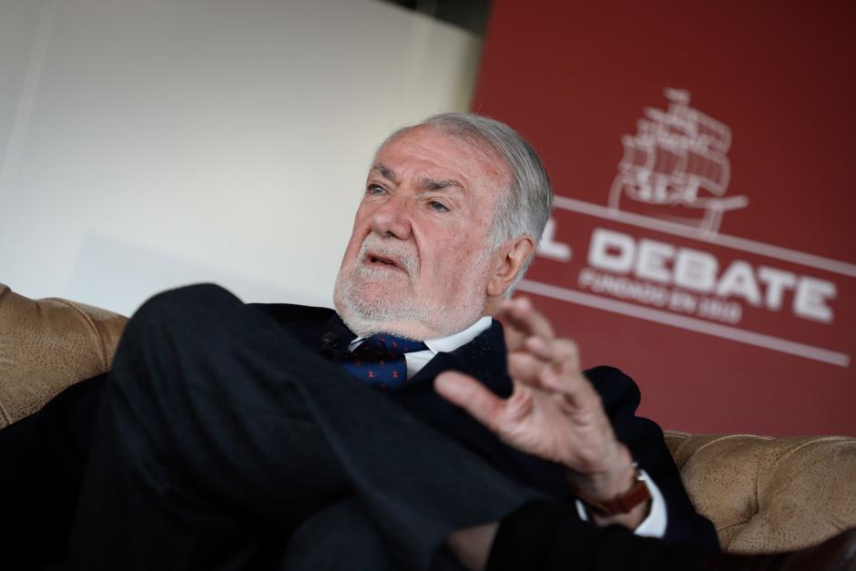 El presidente de la Fundación NEOS alerta de los peligros que corre España