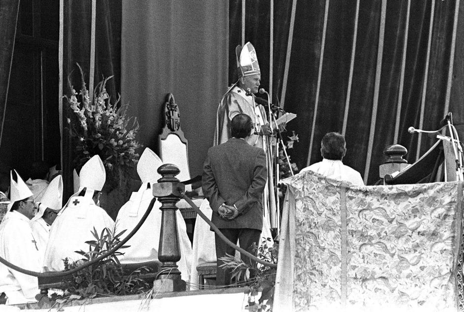 Juan Pablo II durante la misa en Toledo en 1982