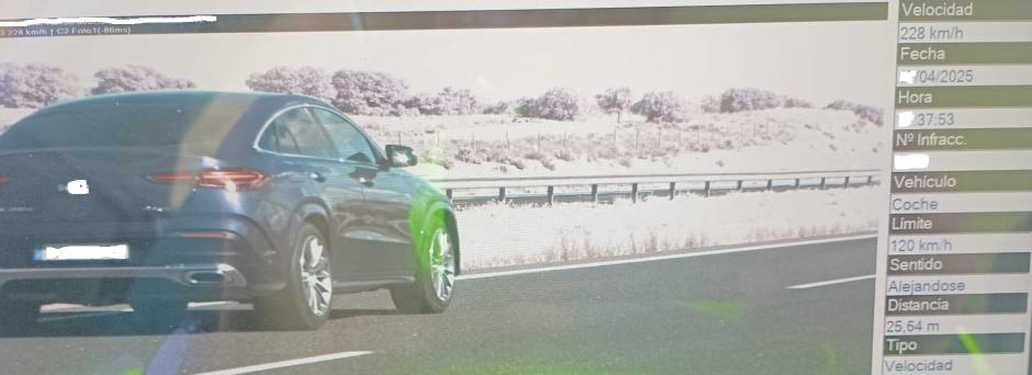 La multa rozando los 220 km/h, que serían unos 240 de marcador