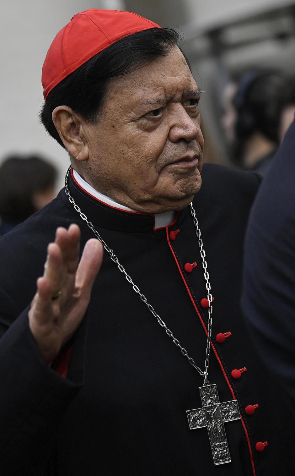 Vatican City (Vatican City State (Holy See)), 24/04/2025.- A cardinal leaves the Vatican after the third meeting of the Congregation of Cardinals, Vatican City, 24 April 2025. (Papa, Cardenal) EFE/EPA/RICCARDO ANTIMIANI