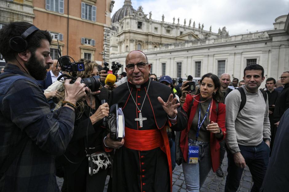 Vatican City (Vatican City State (Holy See)), 24/04/2025.- Cardinal Fernando Chomali Garib leaves the Vatican after the third meeting of the Congregation of Cardinals, Vatican City, 24 April 2025. (Papa, Cardenal) EFE/EPA/RICCARDO ANTIMIANI