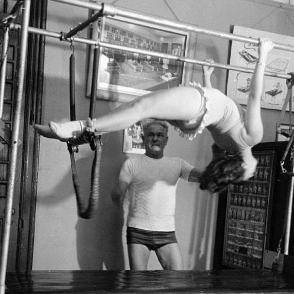 Pilates haciendo ejercicio