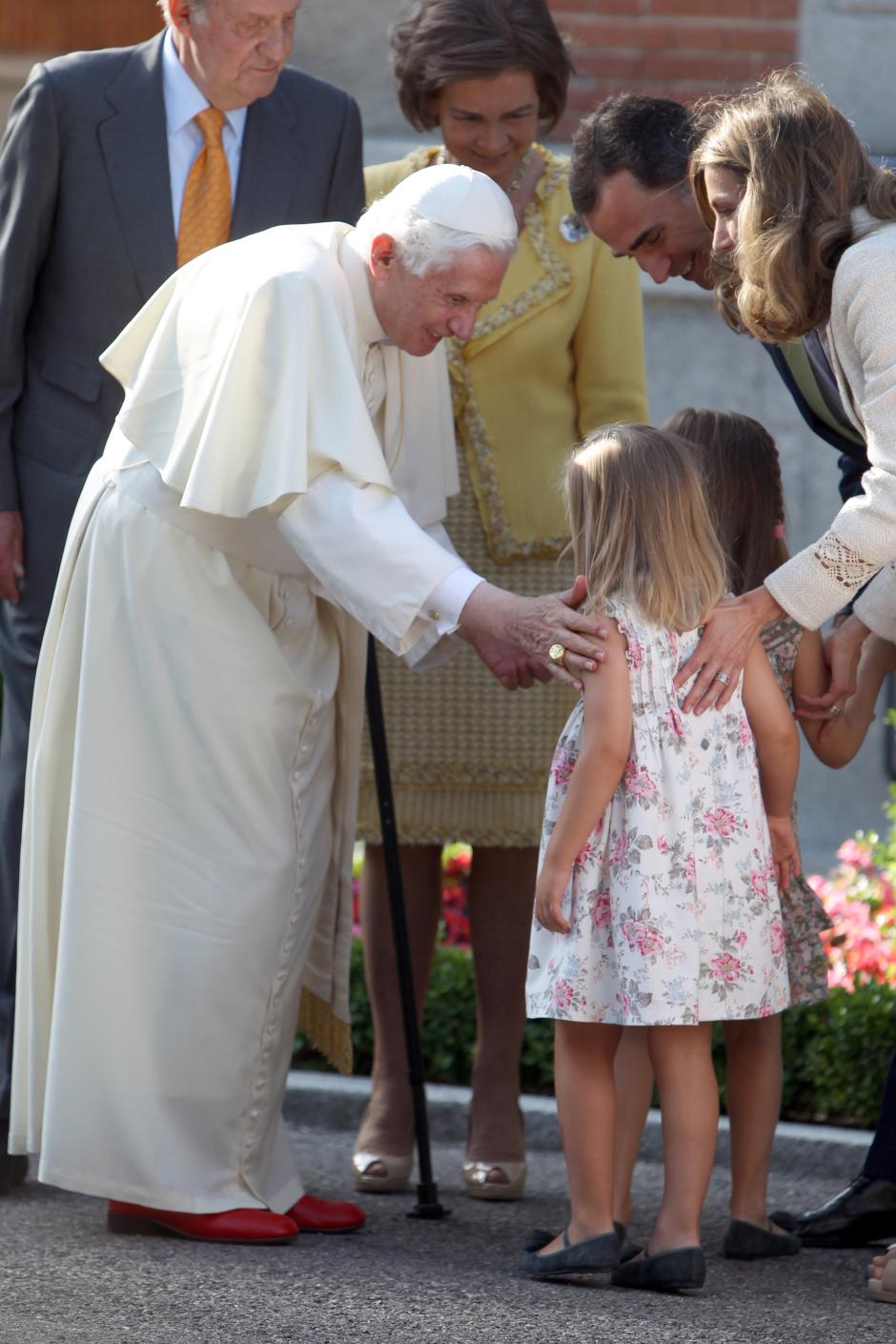 LA REINA DE ESPAÑA SOFIA DE GRECIA JUNTO A LA PRINCESA DE ASTURIAS DOÑA LETIZIA ORTIZ Y LA INFANTA SOFIA DE BORBON DURANTE LA MISA DE PASCUA CON MOTIVO DEL DOMINGO DE RESURRECCION
24/04/2011
PALMA DE MALLORCA