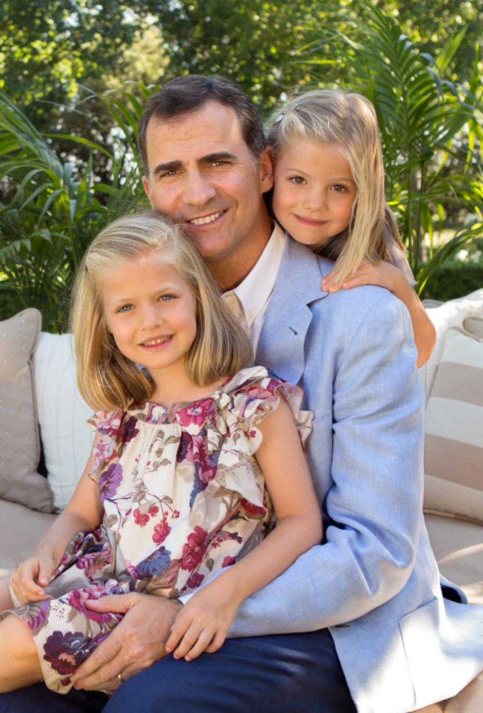 Prince of Asturias Felipe de Borbon and her daughters the Princesses Leonor and Sofia.
Monday 16/06/2014
Madrid