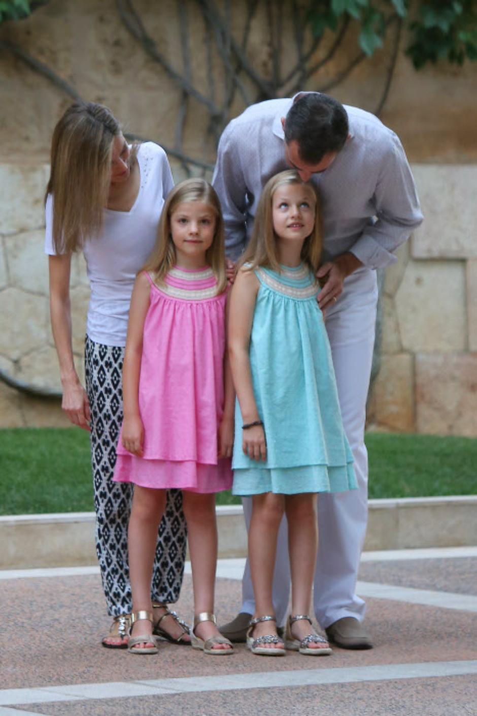 Spanish Kings Felipe VI and Letizia with daughters Leonor and Sofía of Borbon Ortiz salute on the balcony of the Royal Palace as part of the celebration of the investiture of Spain Crown Prince Felipe of Borbon and Greece as King in Madrid , Spain , on Thursday 19th June 2014 , Madrid