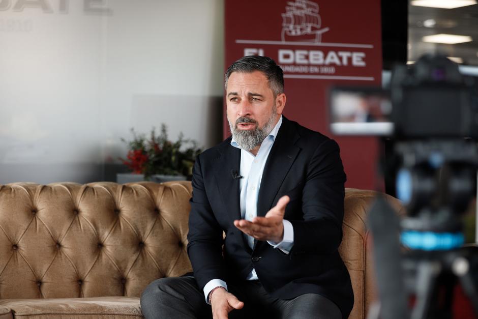 Santiago Abascal en la redacción de El Debate