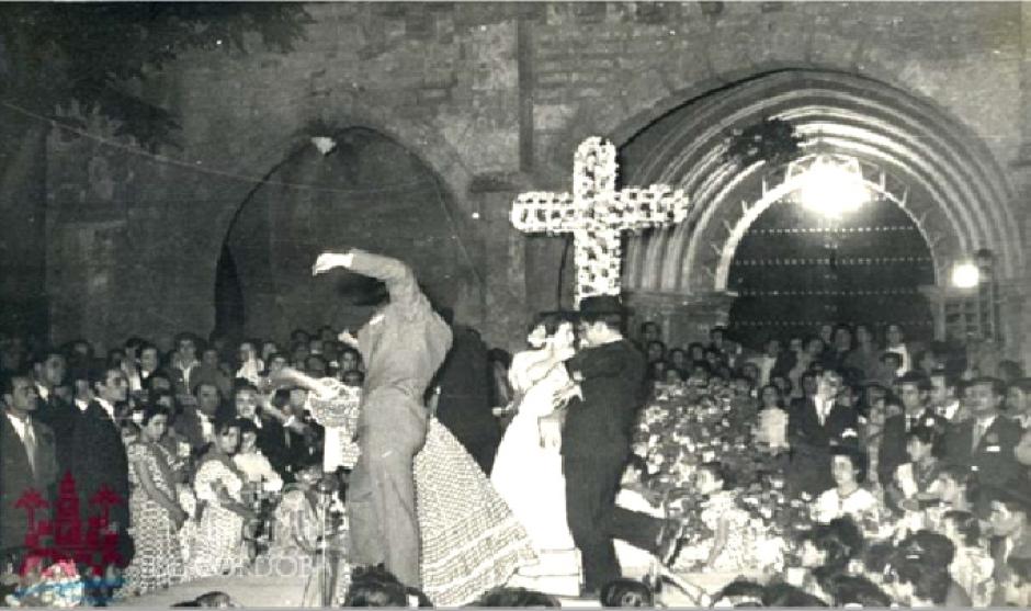 El tablao estaba delante de la Cruz de Mayo y siempre rodeado de gente