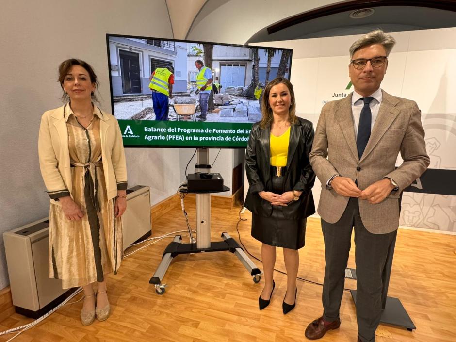 Maria Luisa Ceballos, Raquel López y Andrés Lorite