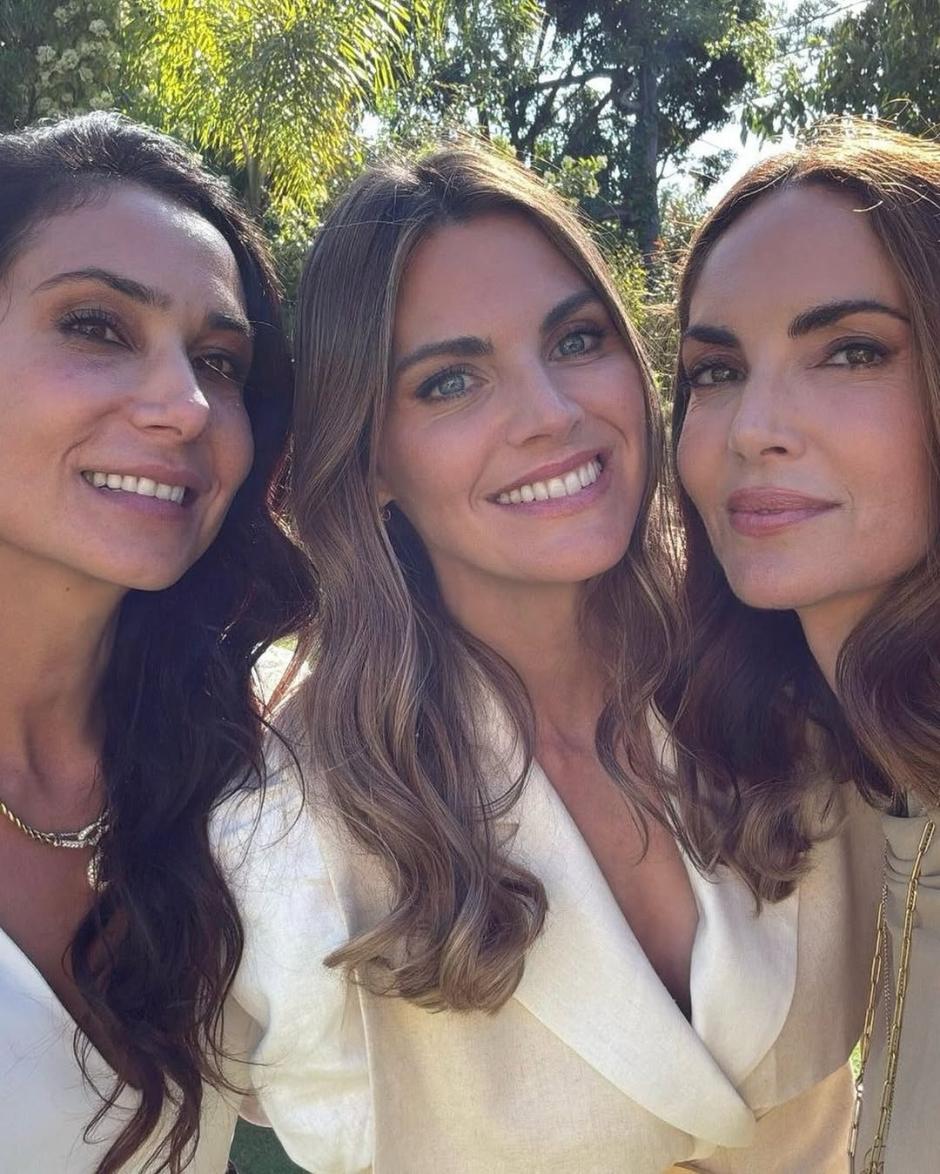 Amaia Salamanca, junto a sus amigas Eugenia Silva y Cris Saiz