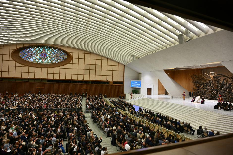 El Aula Pablo VI, plagada de periodistas de todo el mundo para asistir a la audiencia de León XIV