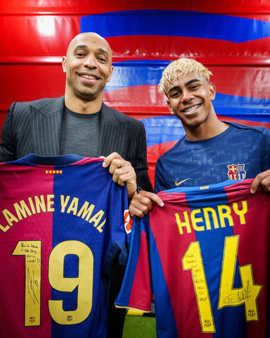 Thierry Henry se intercambió la camiseta con Lamine Yamal tras el clásico