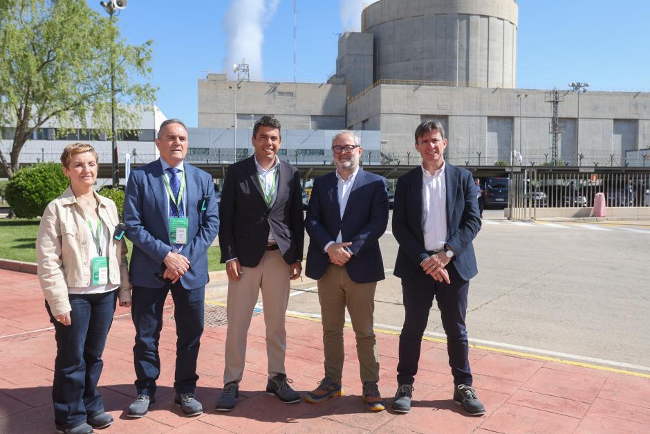 El presidente de la Generalitat, Carlos Mazón, en su visita a la central nuclear de Cofrentes