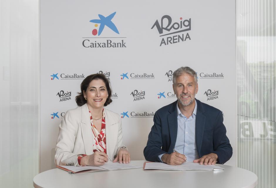 Firma del acuerdo entre el Roig Arena y CaixaBank