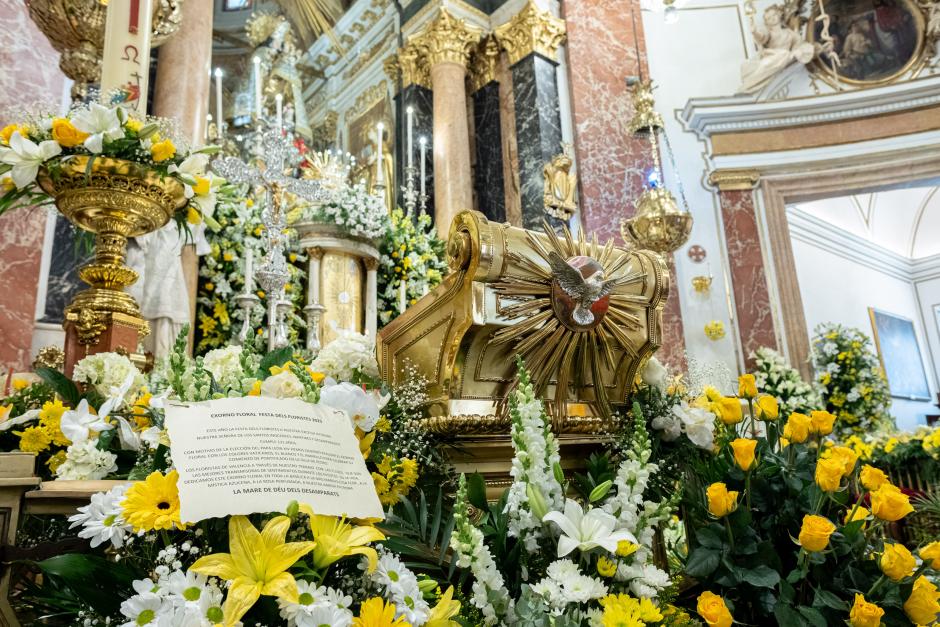Interior de la Basílica de la Virgen de los Desamparados de Valencia.