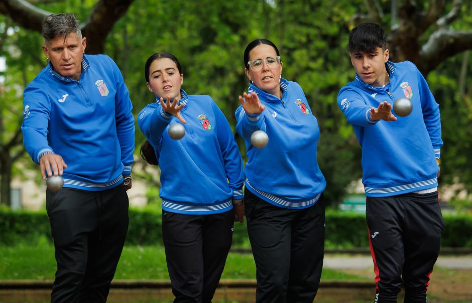 La familia entera en acción