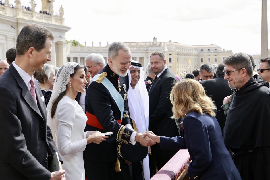 Los Reyes reciben el saludo de Giorgia Meloni
