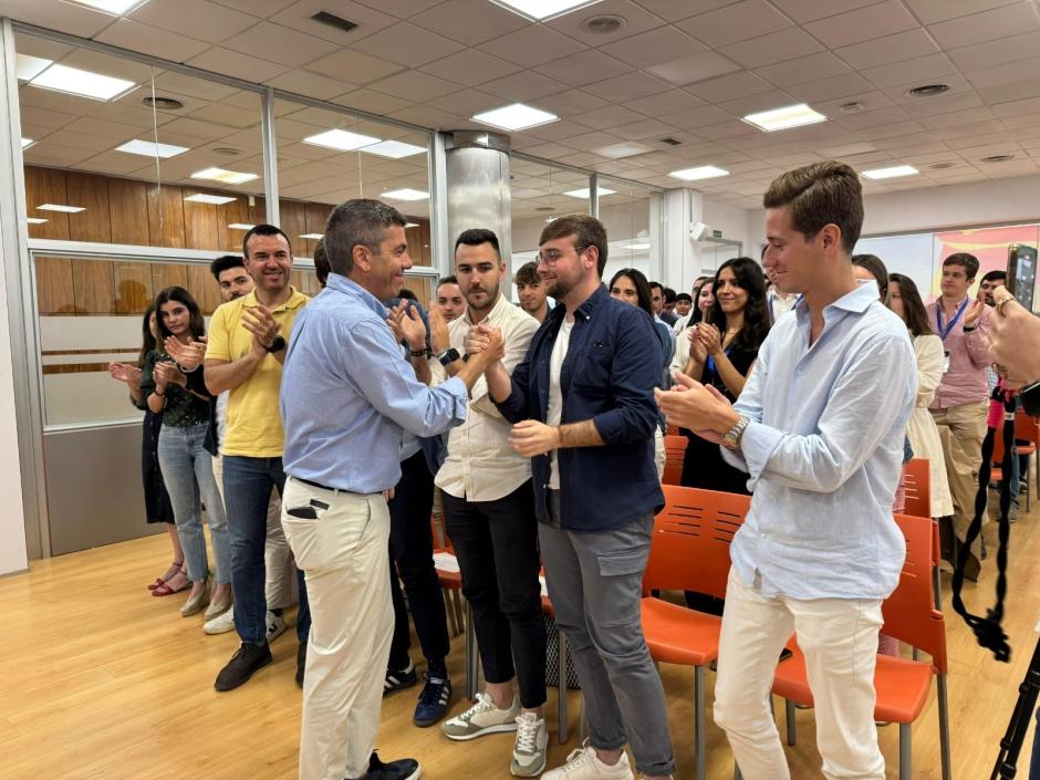 El presidente del PPCV, Carlos Mazón, durante el acto de NNGG en Valencia