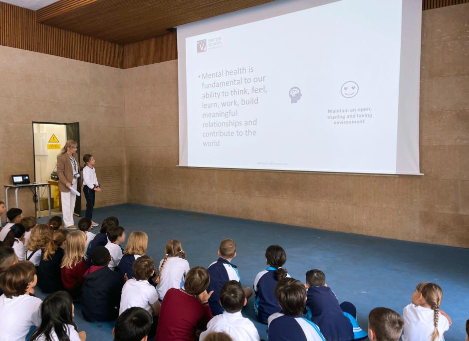Alumnos de Valencia celebran la Semana de la Salud Mental para concienciar sobre la importancia del bienestar emocional