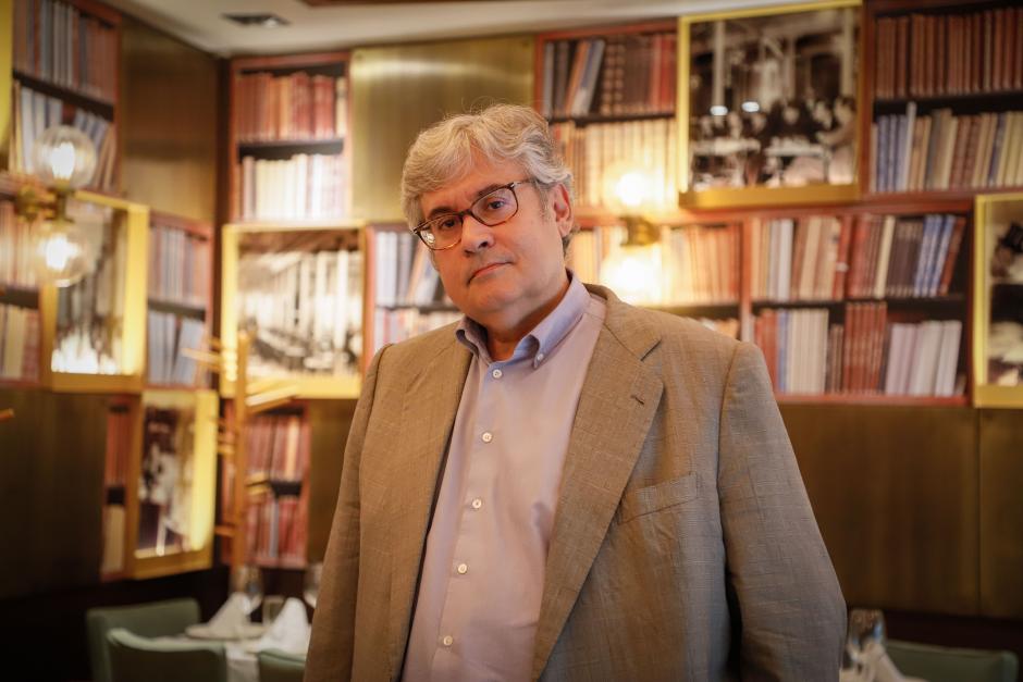 Juan Manuel de Prada en el café Varela