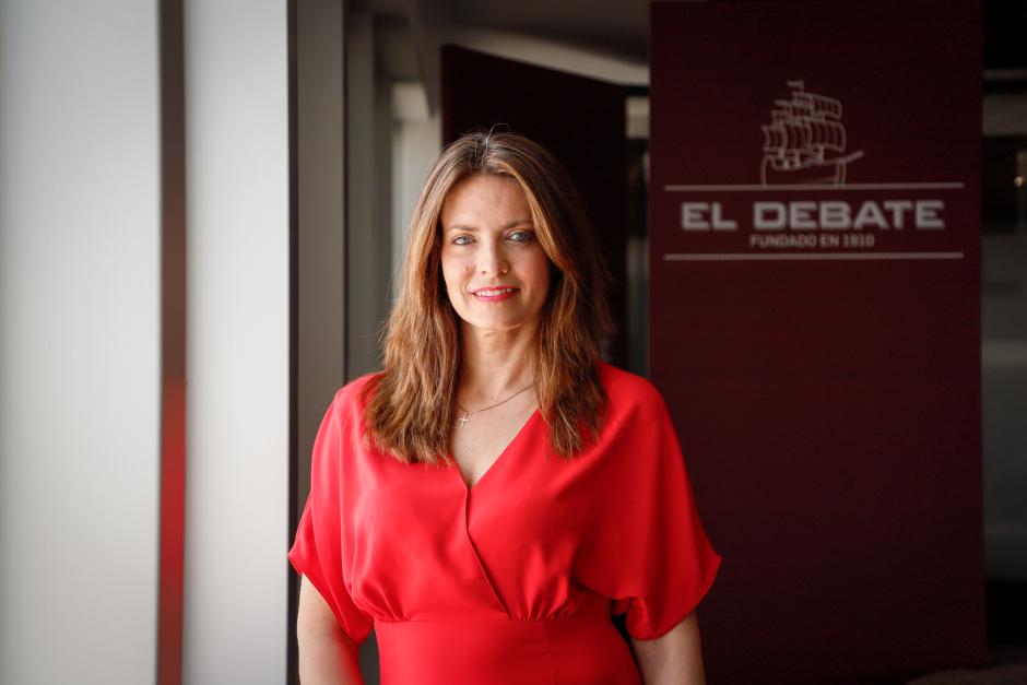 Irene González en la redacción de El Debate