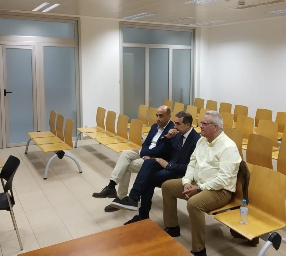 Gabriel Echávarri, Lalo Díez y Pedro de Gea, durante el juicio