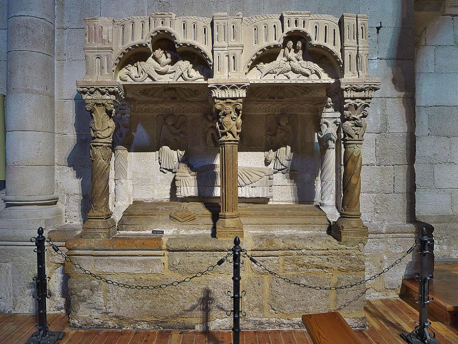Sepulcro de la iglesia de Santa María Magdalena de Zamora