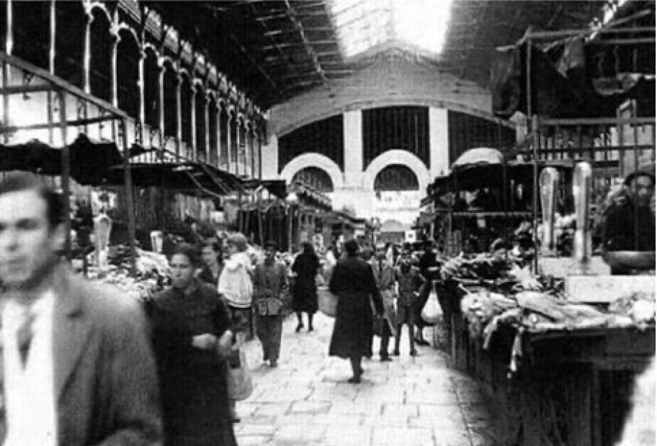 El mercado cubierto, en plena actividad