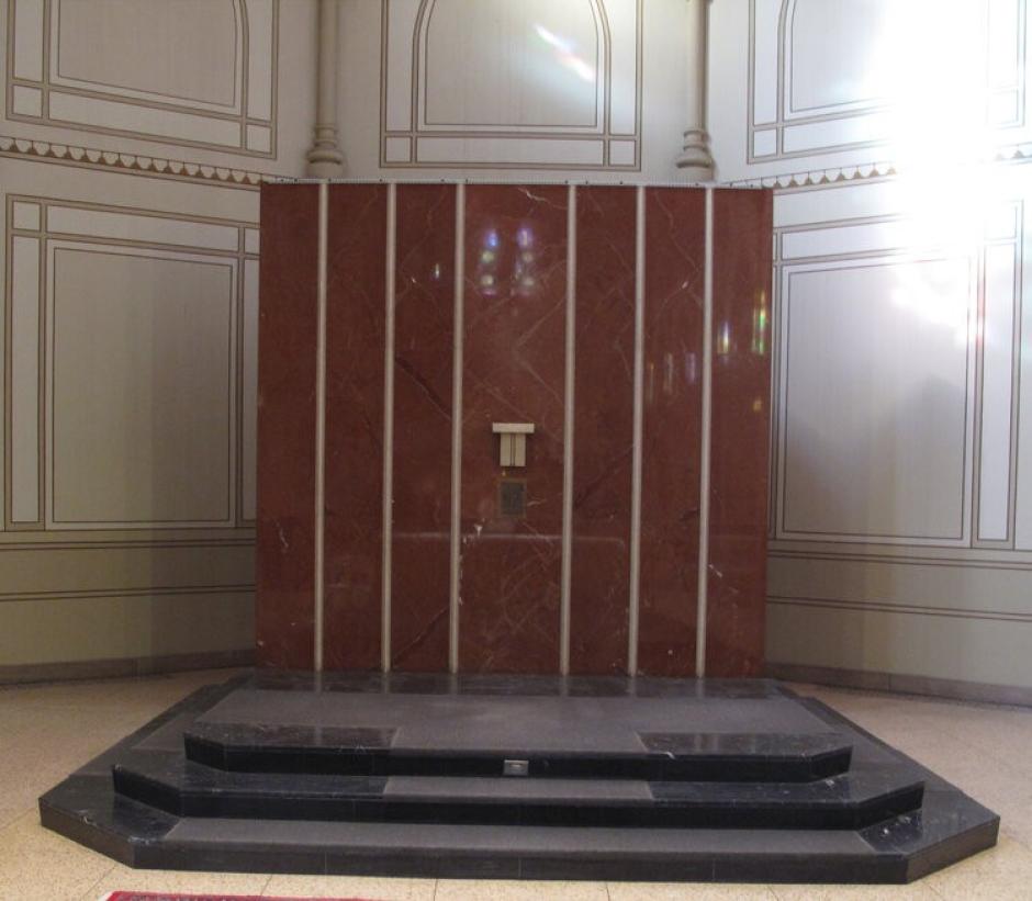 El antes y el después de una capilla lateral de la iglesia de Santo DOmingo de Washington