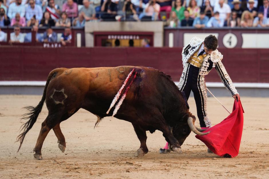 Sebastián Castella, con el cuarto de la tarde, de nombre Zafio y 545 kilos