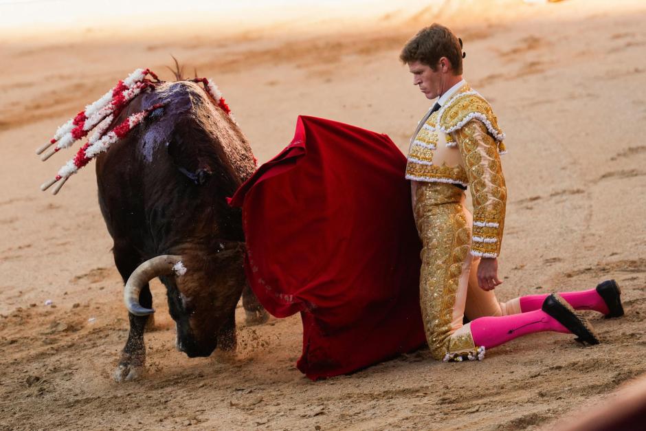 Borja Jiménez, con la muleta ante el primero de su lote