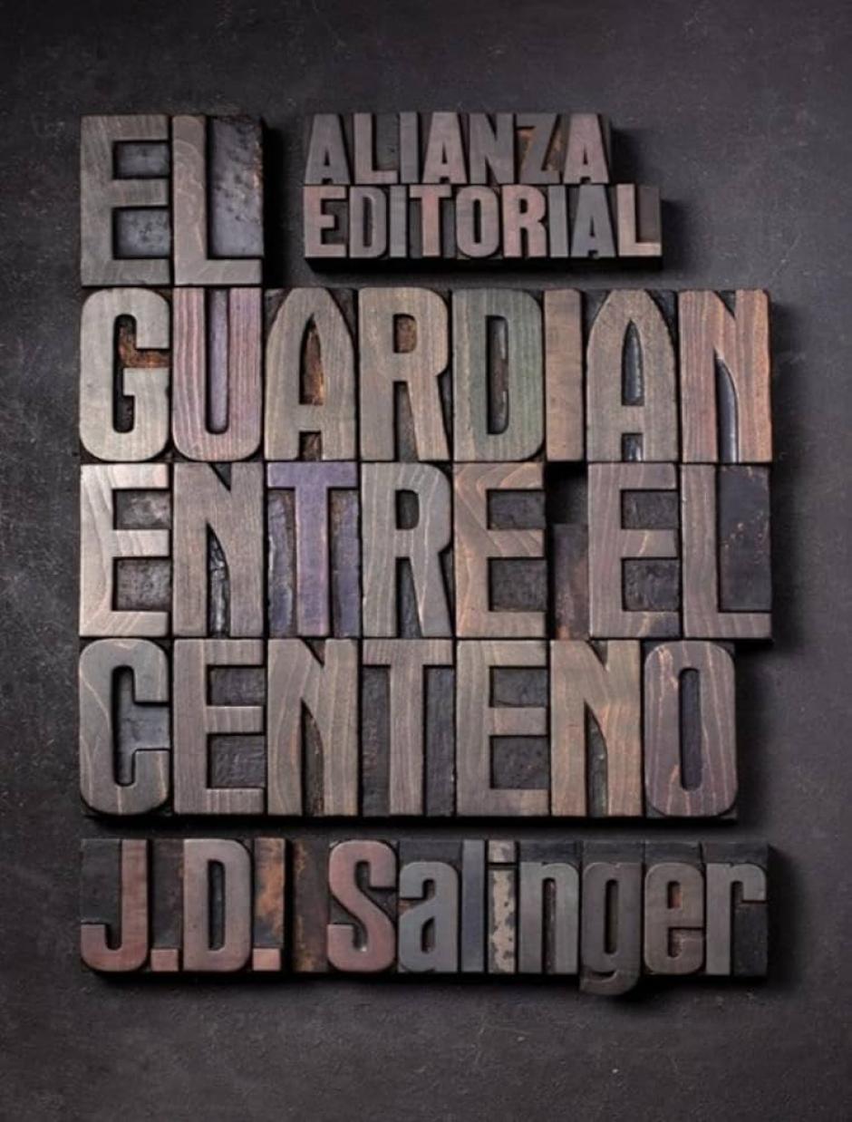 La más conocida y fascinante obra del misterioso escritor J. D. Salinger. La novela retrata la soledad profunda de su protagonista, un joven llamado Holden Caulfield, el icónico sinónimo de rebeldía adolescente, fundamental en la literatura estadounidense del siglo pasado.
Aún hoy sigue siendo polémica, pero El guardián entre el centeno es un libro imprescindible que encandilará a los más jóvenes, más allá de los planes de lectura del colegio.