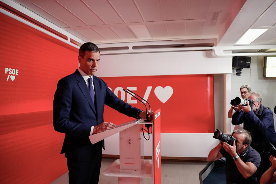 El presidente del Gobierno y líder del PSOE, Pedro Sánchez, durante su comparecencia en Ferraz
