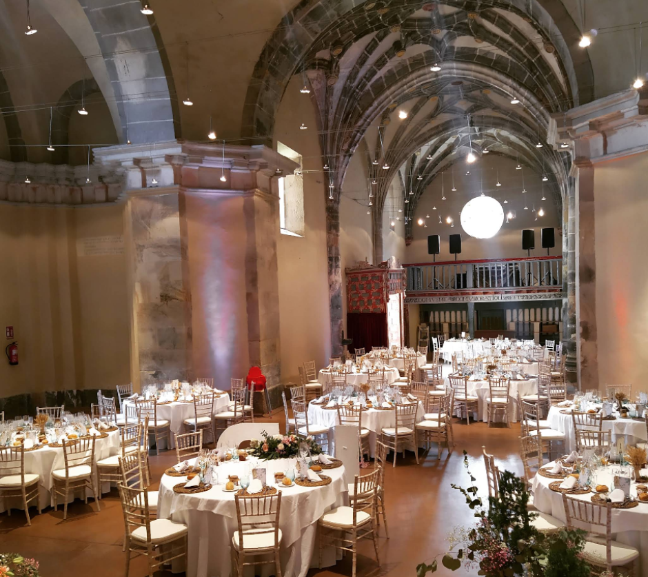 El claustro habilitado por dentro para eventos