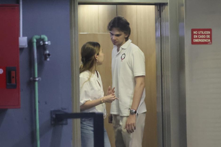 Miguel Urdangarin y su novia Olympia en la clínica Quirón
******EXCLUSIVE**********