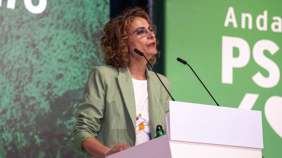 María Jesús Montero se reúne con militantes socialistas en Écija, en directo