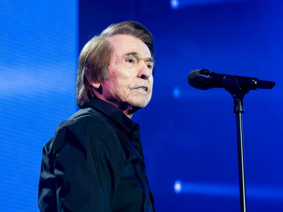 Singer Raphael during a concert in Zaragoza. December 22 2023