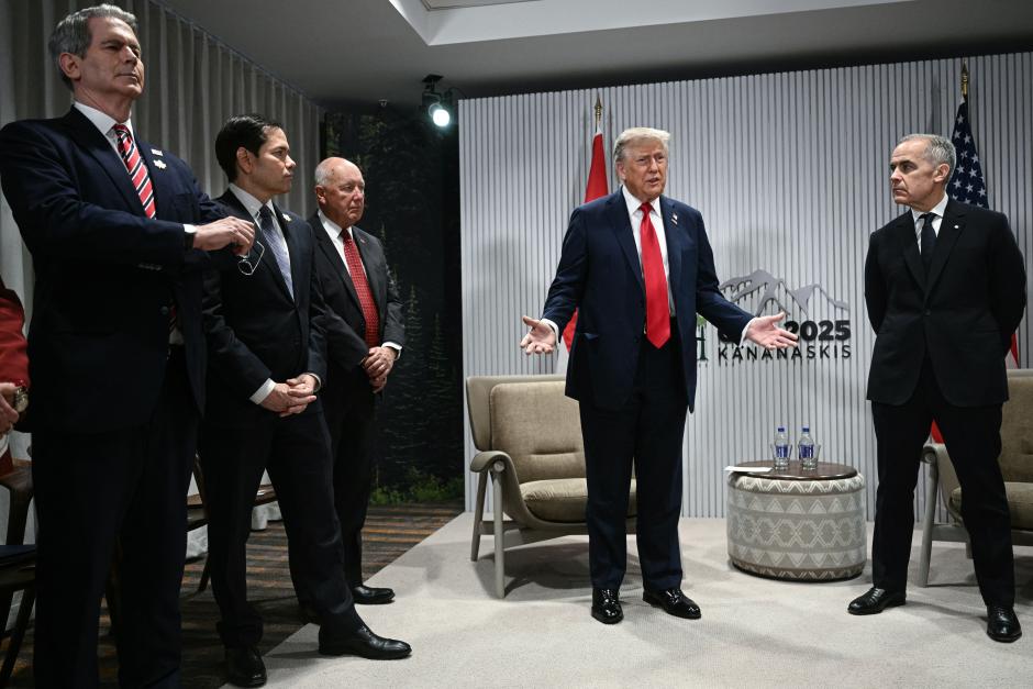 El presidente de Estados Unidos, Donald Trump, junto al primer ministro canadiense, Mark Carney
