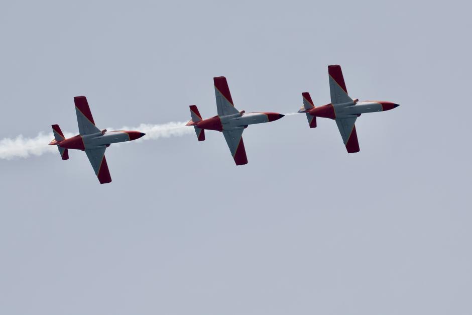 C-101, los famosos "culopollos", en pleno vuelo durante el festival aéreo Aire 25