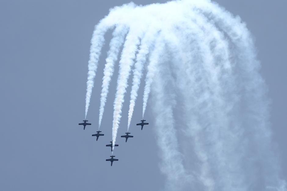Adiós a los míticos C-101, los aviones que durante cuatro décadas han surcado el aire dibujando acrobacias imposibles con la Patrulla Águila